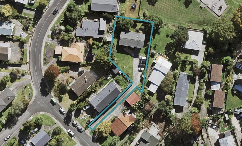 35 Ayton Drive, Totara Vale, Auckland - Carousel 1