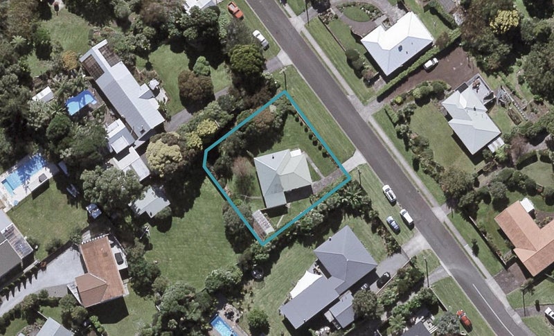 42 Mcfarlane Street, Oakura, Oakura - Carousel 1