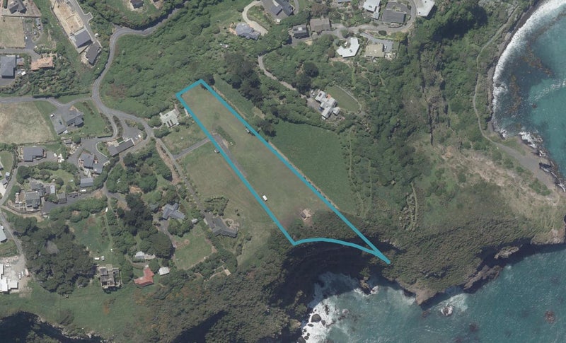 111B Cliffs Road, Saint Clair, Dunedin - Carousel 1