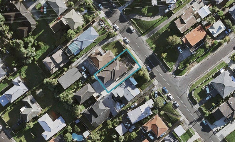 32A Ellis Avenue, Mount Roskill, Auckland - Carousel 1