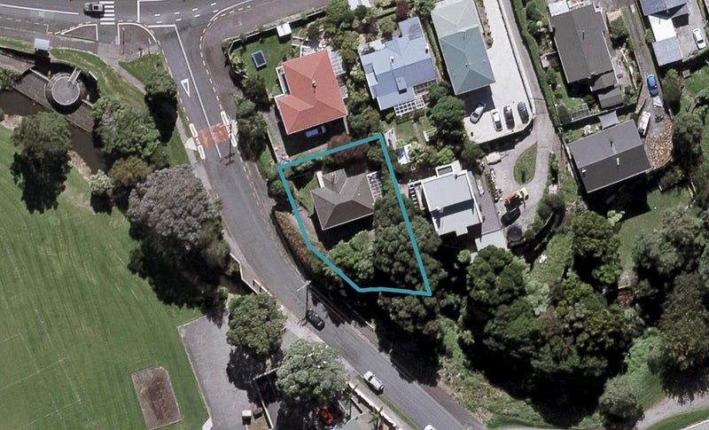 5 Bonithon Avenue, Moturoa, New Plymouth - Carousel 1