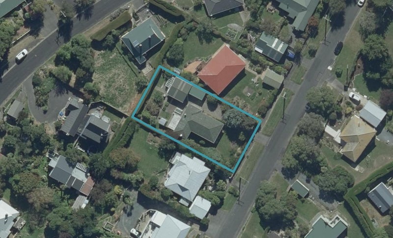 6 Jane Street, Macandrew Bay, Dunedin - Carousel 1