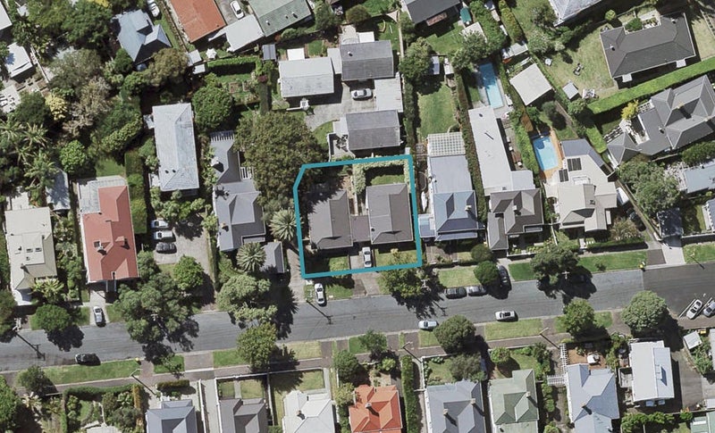 1/8 Ewen Alison Avenue, Devonport, Auckland - Carousel 1