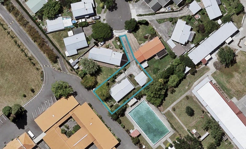 11 Martin Dale, Raureka, Hastings - Carousel 1