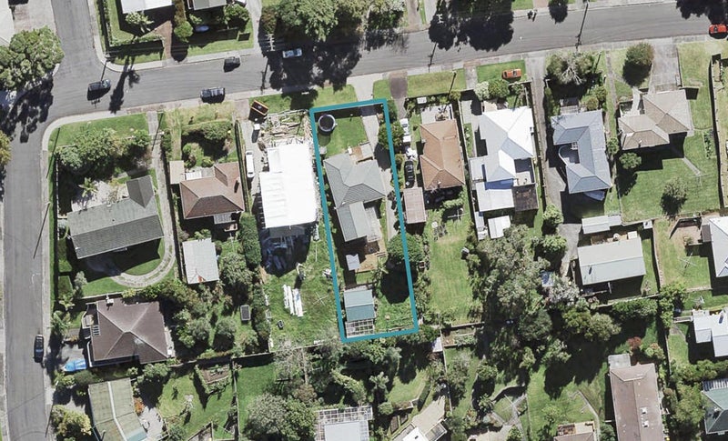 12 Teal Crescent, Beach Haven, Auckland - Carousel 1