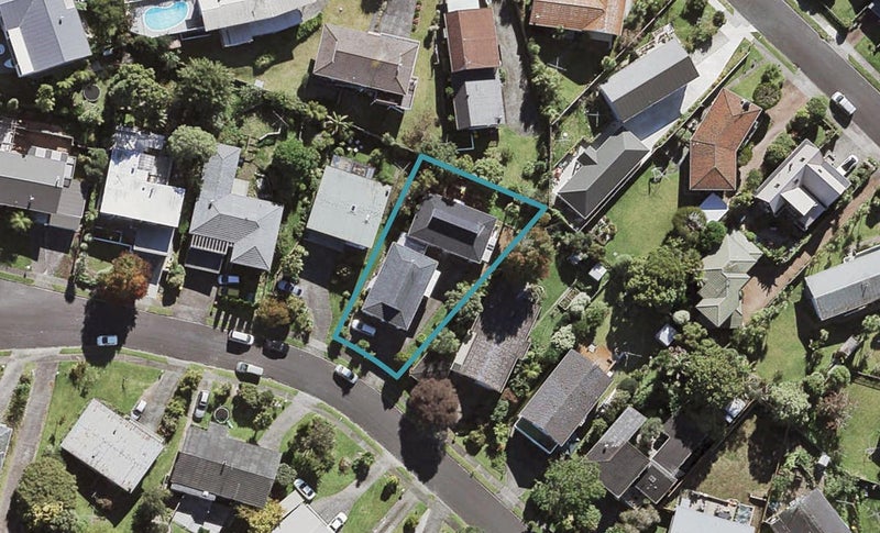 2/13 Gretel Place, Hillcrest, Auckland - Carousel 1
