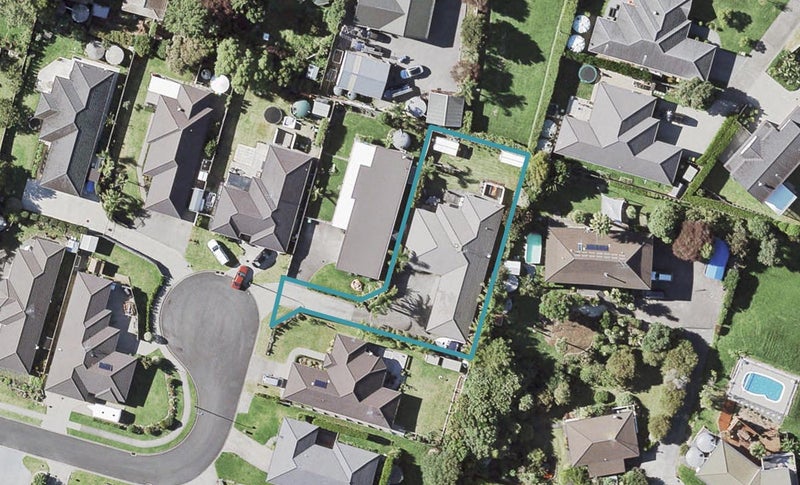 16 Fern Place, Beachlands, Auckland - Carousel 1