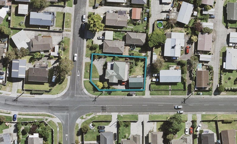 2 Scarlet Drive, Ranui, Auckland - Carousel 1