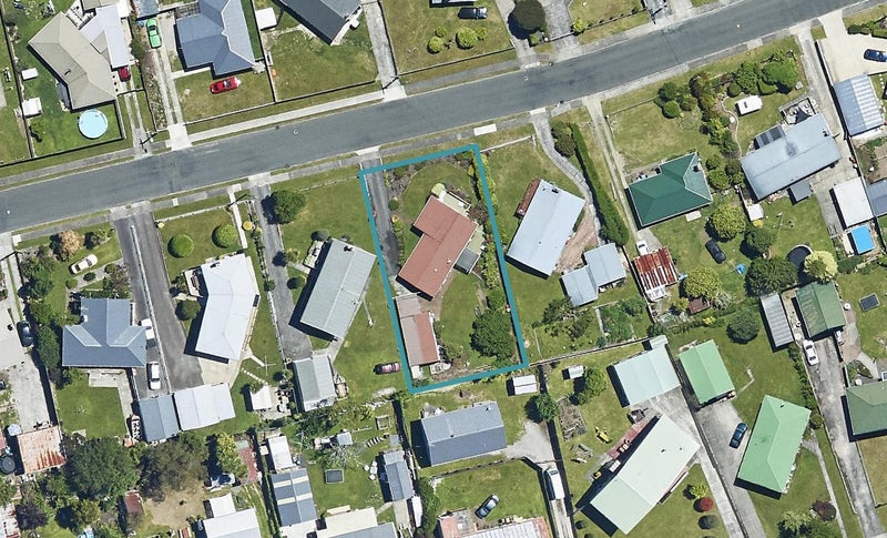 10 Fenruss Street, Fairy Springs, Rotorua - Carousel 1