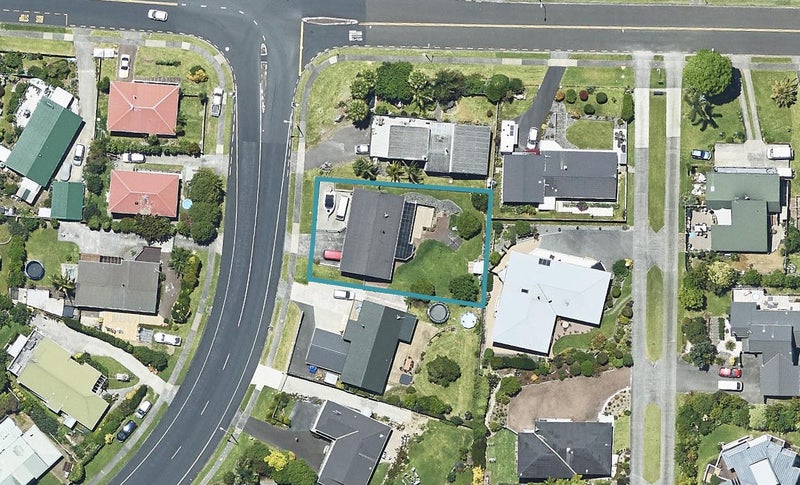 3 Victory Street, Welcome Bay, Tauranga - Carousel 1