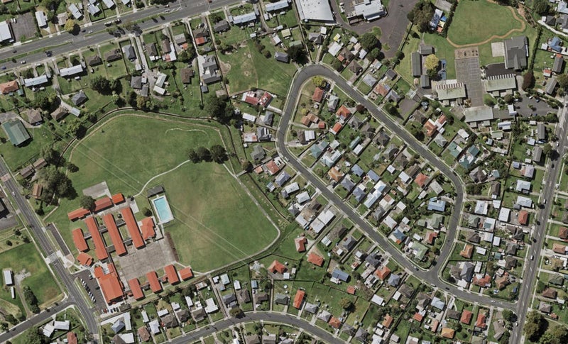 42 Fisher Crescent, Otara, Auckland - Carousel 1