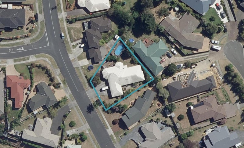 227 Grandview Road, Western Heights, Hamilton - Carousel 1