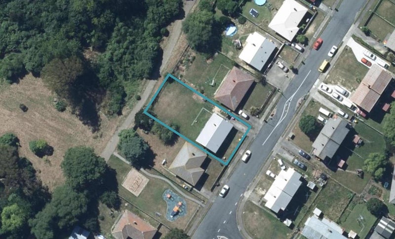 47 Waihemo Street, Waitangirua, Porirua - Carousel 1