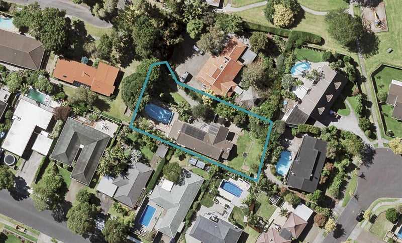 7 Meanda Gardens, Sunnyhills, Auckland - Carousel 1