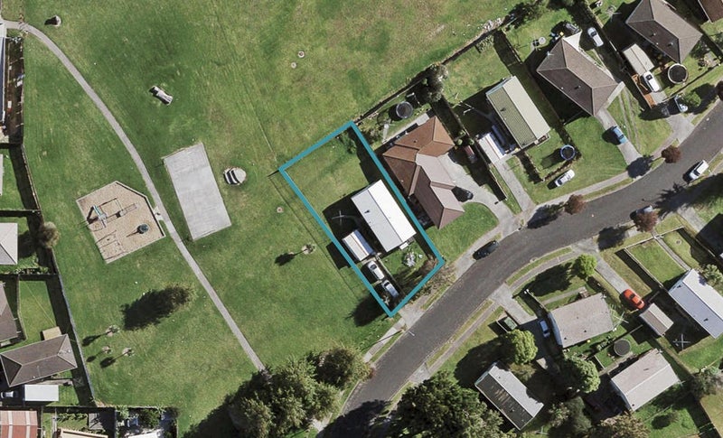 8 Felicia Place, Wiri, Auckland - Carousel 1