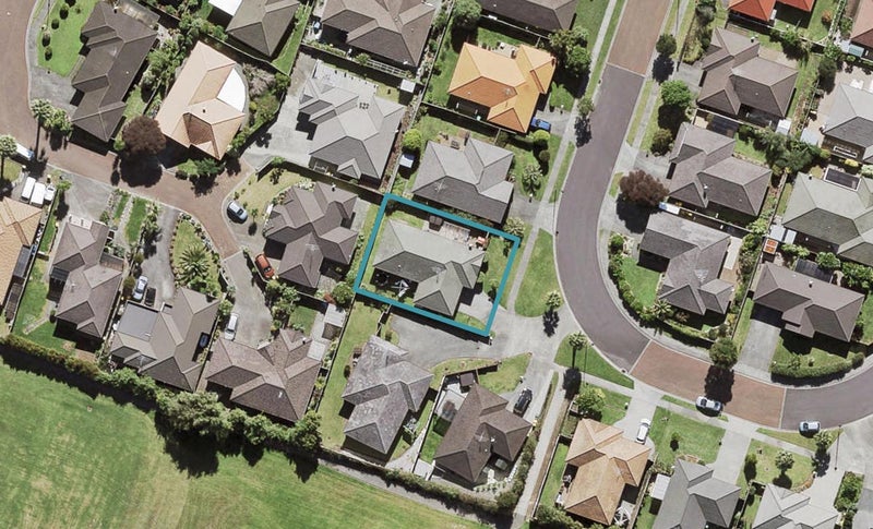 17 Richfield Crescent, Westgate, Auckland - Carousel 1