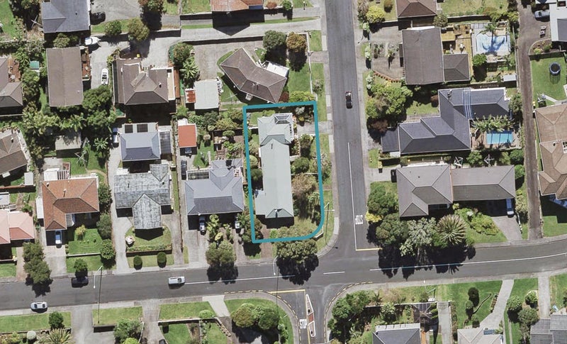 2/2 Manhattan Heights, Glendene, Auckland - Carousel 1