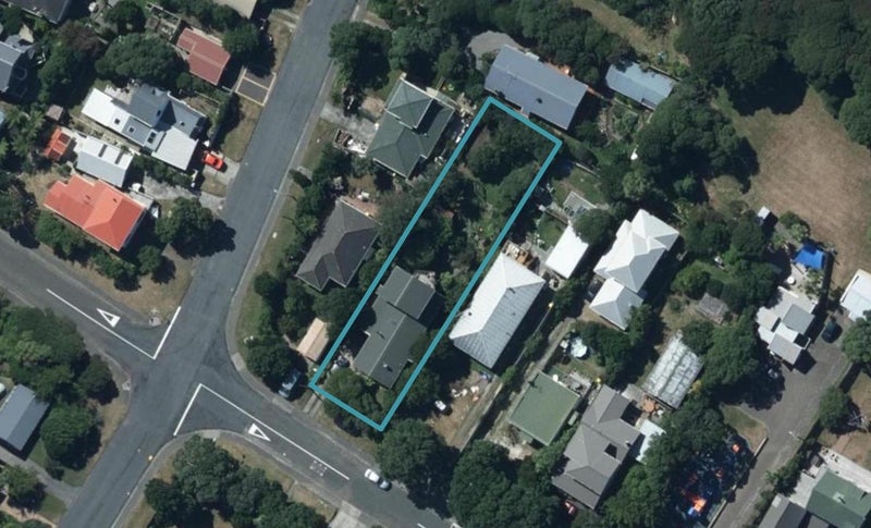 16 Wairaka Road, Pukerua Bay, Porirua - Carousel 1