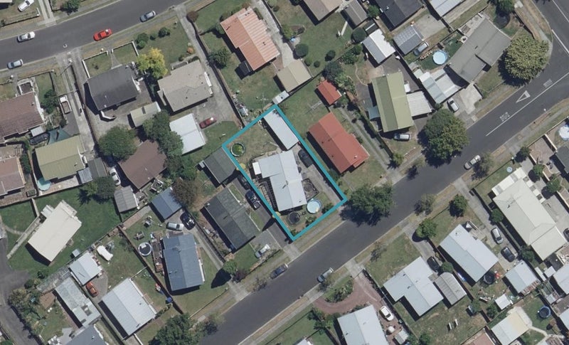 8 Derby Street, Nawton, Hamilton - Carousel 1