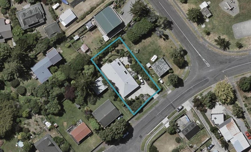 43 Queens Road, Waikanae Beach, Waikanae - Carousel 1