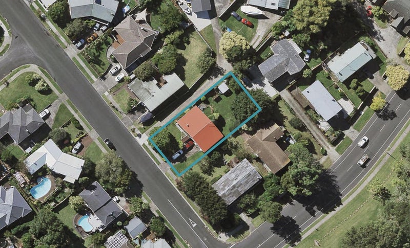 49 Riverhills Avenue, Pakuranga Heights, Auckland - Carousel 1