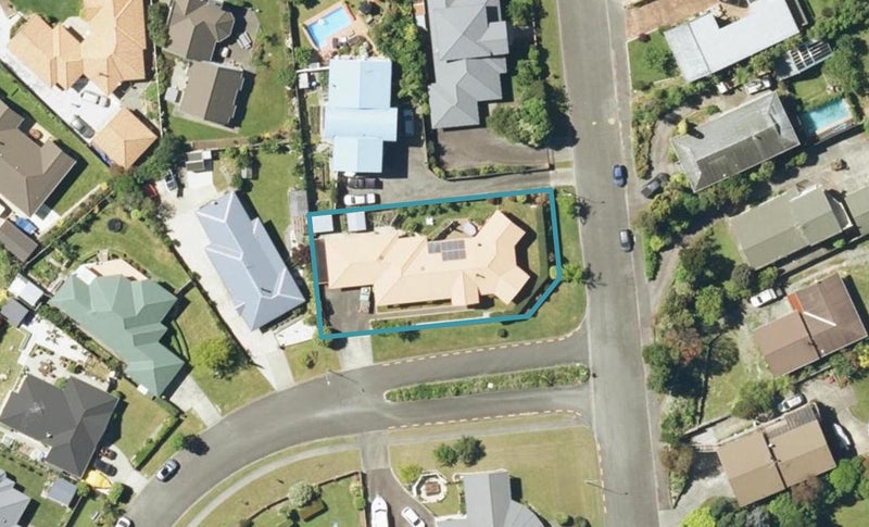 1 Admiralty Place, Waikawa, Picton - Carousel 1
