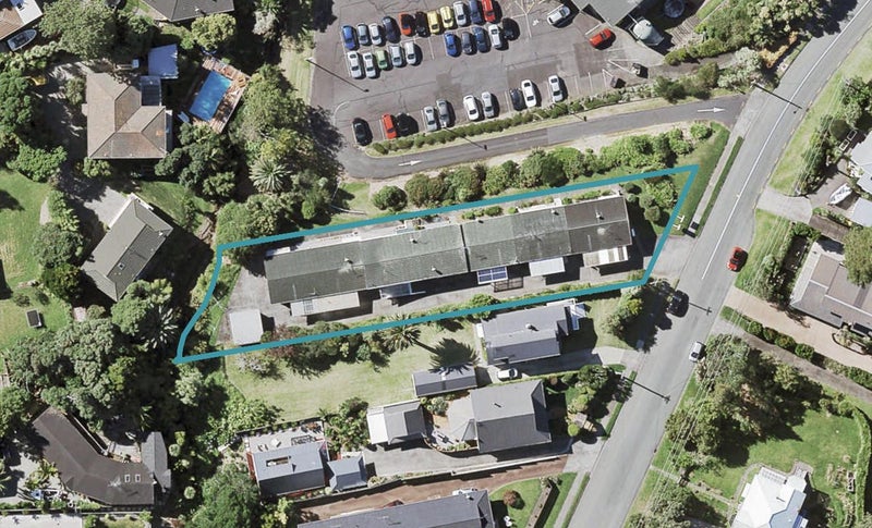 2/54 Sale Street, Howick, Auckland - Carousel 1