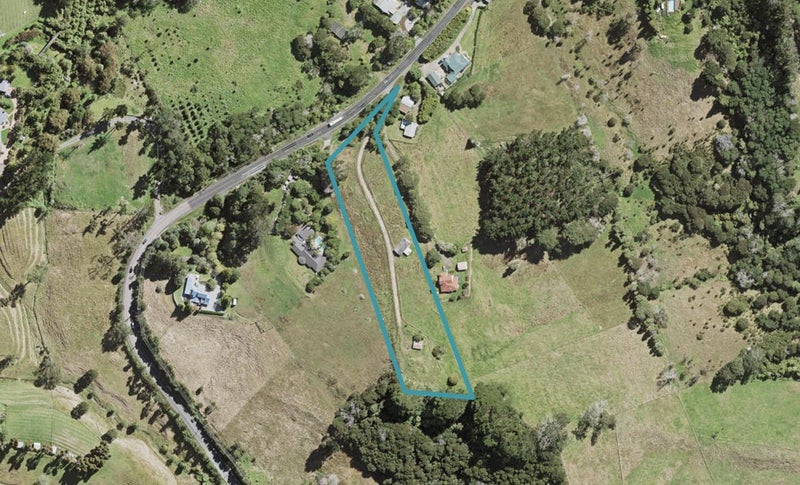 172 Candia Road, Henderson Valley, Auckland - Carousel 1