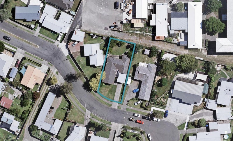 5 Cooke Place, Taradale, Napier - Carousel 1