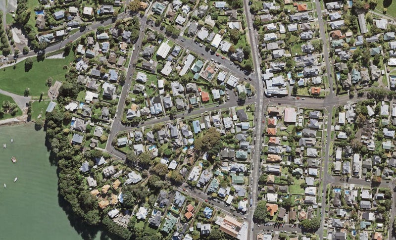 10 Vincent Road, Northcote Point, Auckland - Carousel 1