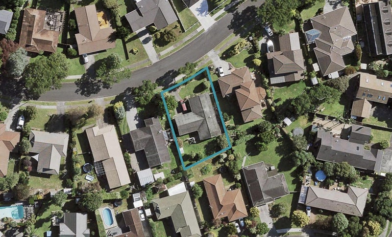 39 Evanda Crescent, Conifer Grove, Takanini - Carousel 1