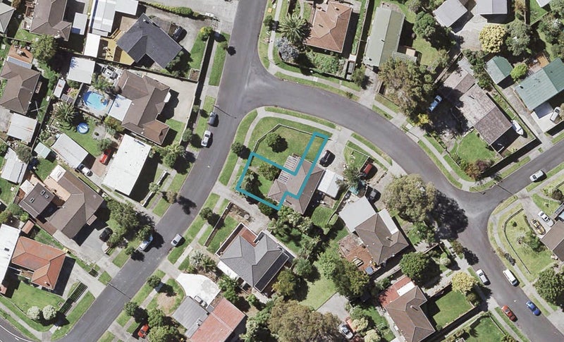 1B Malvina Place, Bucklands Beach, Auckland - Carousel 1