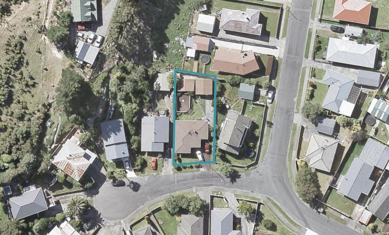4 Harlow Grove, Wainuiomata, Lower Hutt - Carousel 1