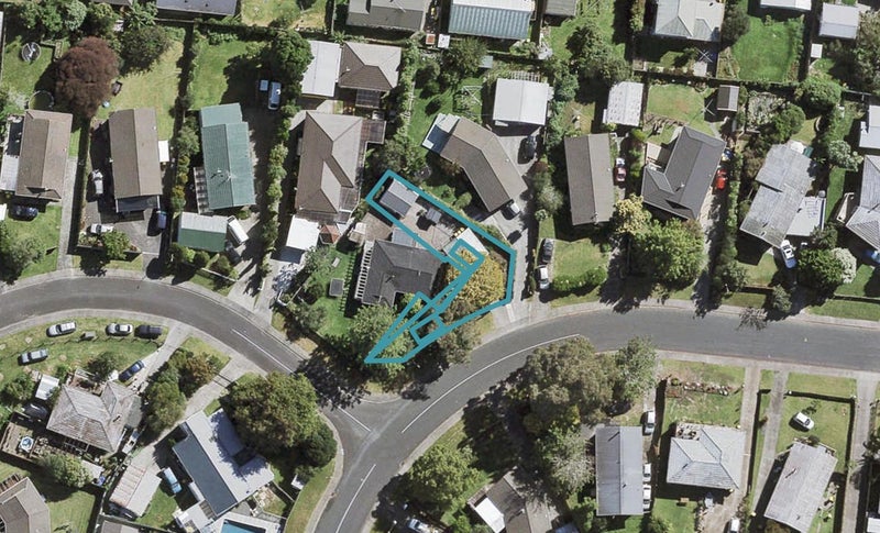 18F Larissa Avenue, Henderson, Auckland - Carousel 1