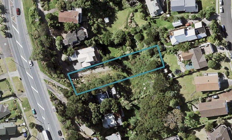 657 East Coast Road, Browns Bay, Auckland - Carousel 1