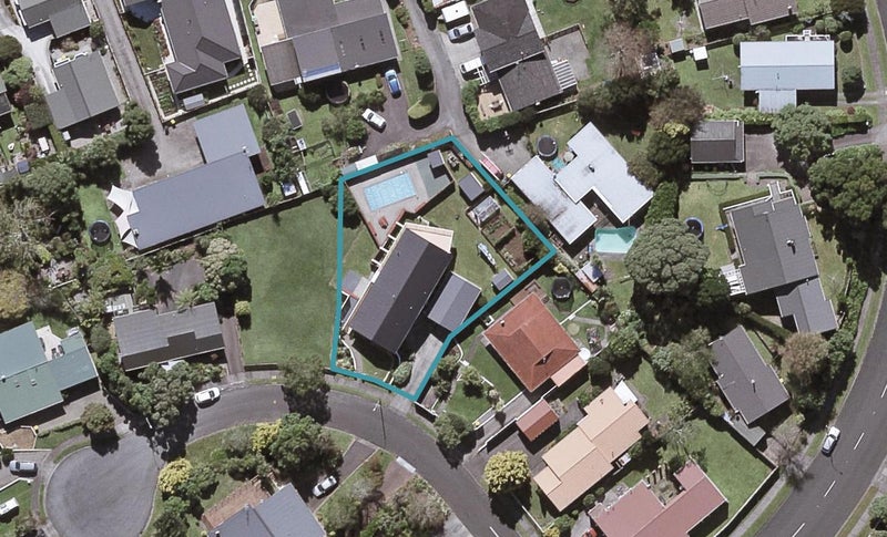8 Cabot Place, Frankleigh Park, New Plymouth - Carousel 1