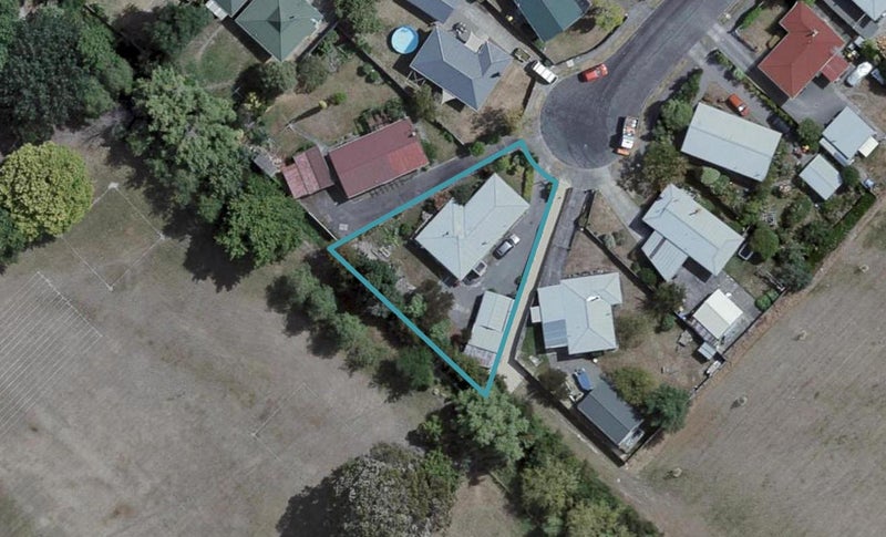 16 Okato Place, Kuripuni, Masterton - Carousel 1