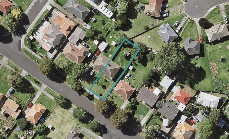 33 Stewart Avenue, Panmure, Auckland - Carousel 1