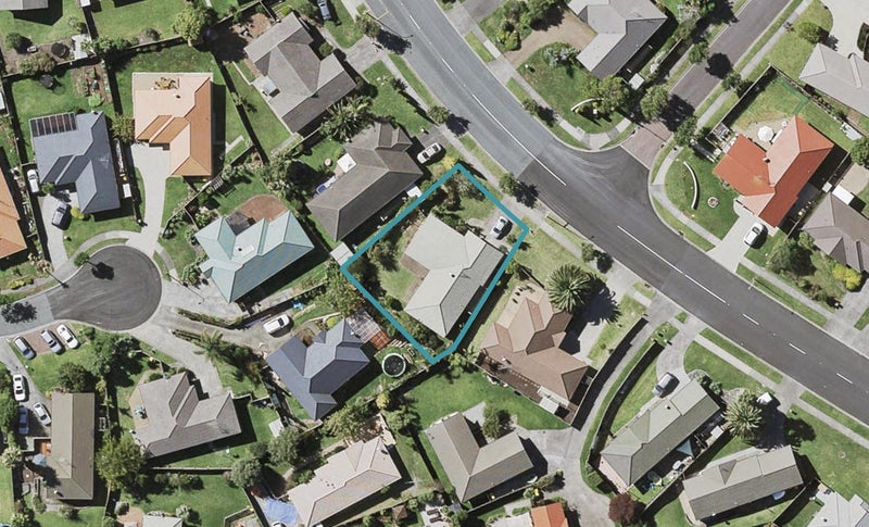 82 Burswood Drive, Burswood, Auckland - Carousel 1