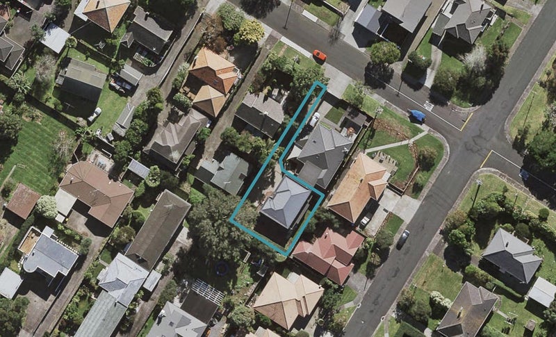 21A Kowhatu Road, One Tree Hill, Auckland - Carousel 1