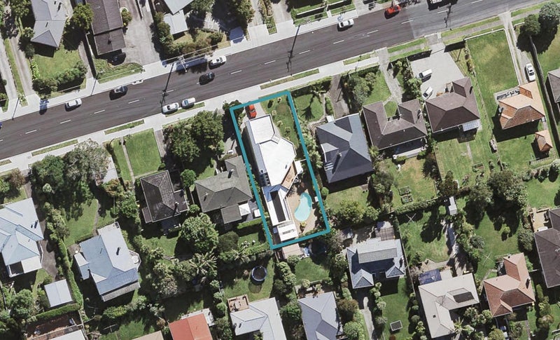 29 Pupuke Road, Birkenhead, Auckland - Carousel 1