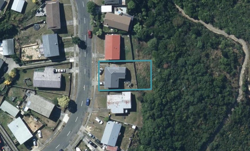 20 Sombrero View, Ascot Park, Porirua - Carousel 1