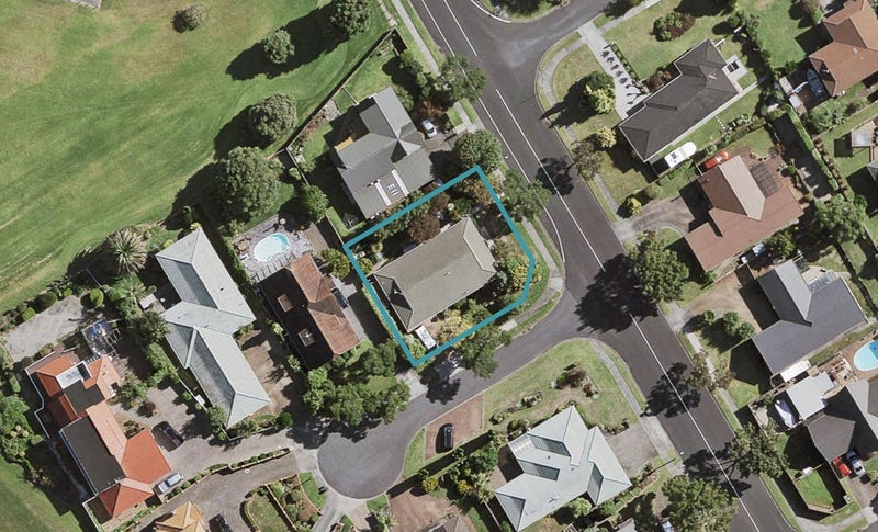 115 Walter Strevens Drive, Conifer Grove, Takanini - Carousel 1