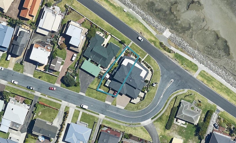 48 Harbour Drive, Otumoetai, Tauranga - Carousel 1