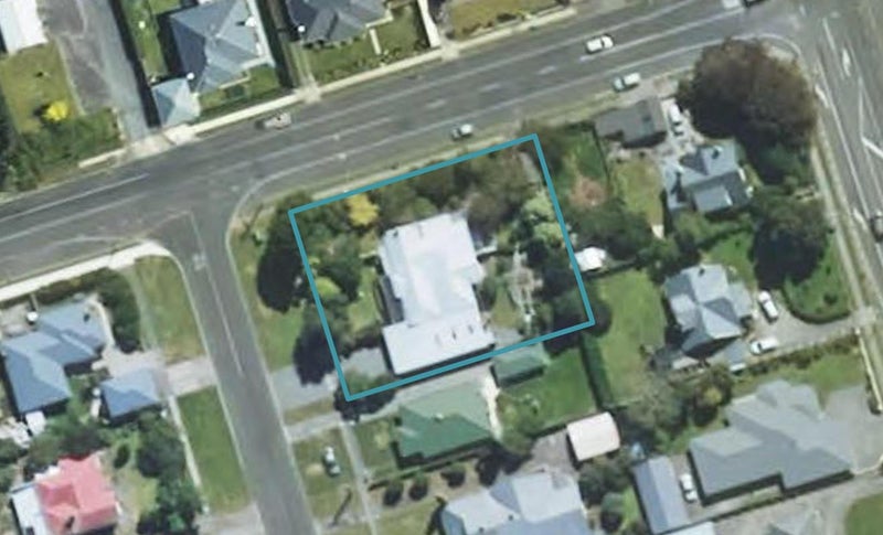 1 Pembroke Road West, Stratford - Carousel 1