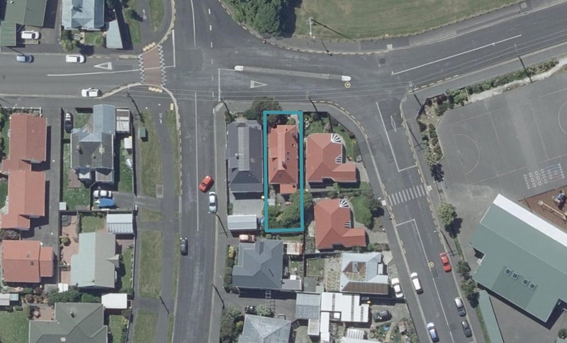 30 Marlow Street, Saint Kilda, Dunedin - Carousel 1
