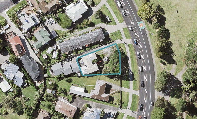 268 East Coast Road, Forrest Hill, Auckland - Carousel 1