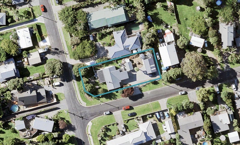 2 First View Avenue, Beachlands, Auckland - Carousel 1