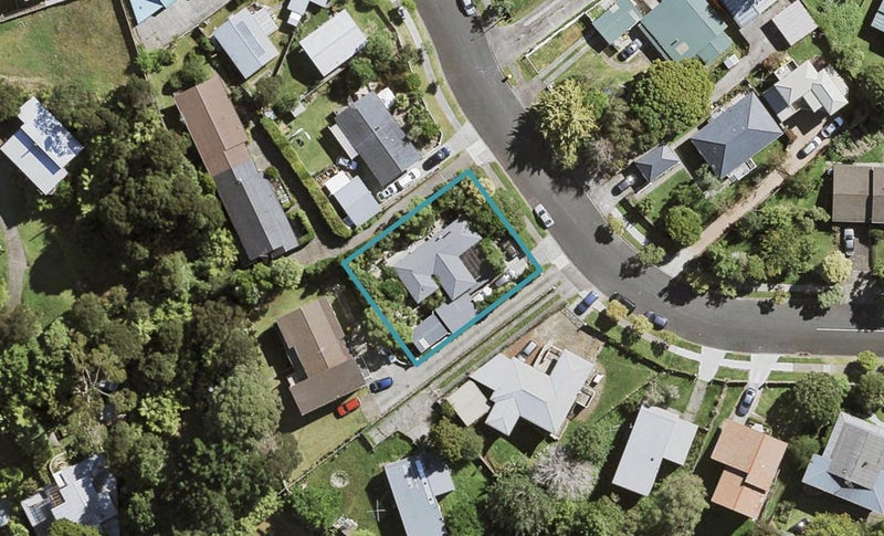 14 Denver Avenue, Sunnyvale, Auckland - Carousel 1