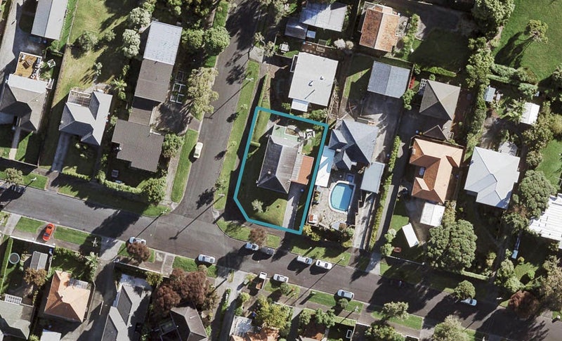 27 Fairlands Avenue, Waterview, Auckland - Carousel 1